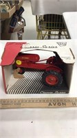 Die cast metal Classic series B.F. Avery tractor