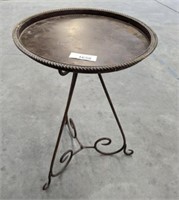 METAL TRAY TOP TABLE