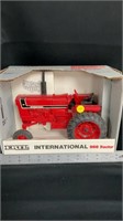 ERTL Special Edition International 966 Tractor