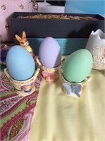 Three piece basket egg holders