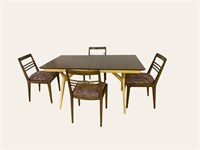 Mid Century Modern Dining Table w / Chairs
