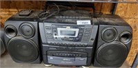 JVC CD PLAYER BOOM BOX