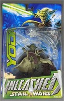 NIP 2003 Star Wars The Force Unleashed Yoda Figure