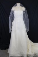 Amazing Vtg. 2004 'Vera Wang' Wedding Gown Sz. 6