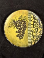 Decorative plate, grapes pattern