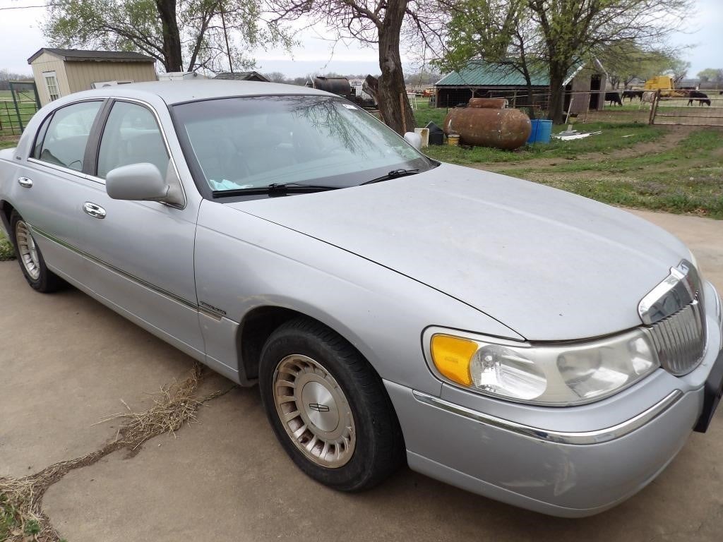 1999 Lincoln Town Car