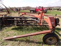 IH 97 side delivery rake