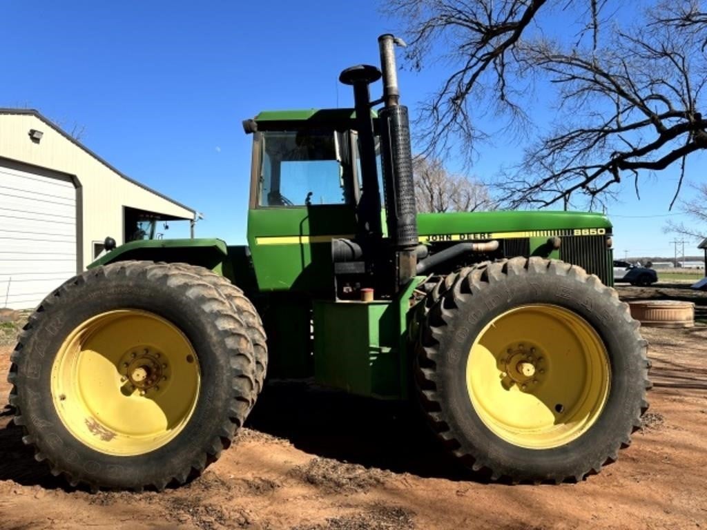 John Deere 8650 4x4 Tractor