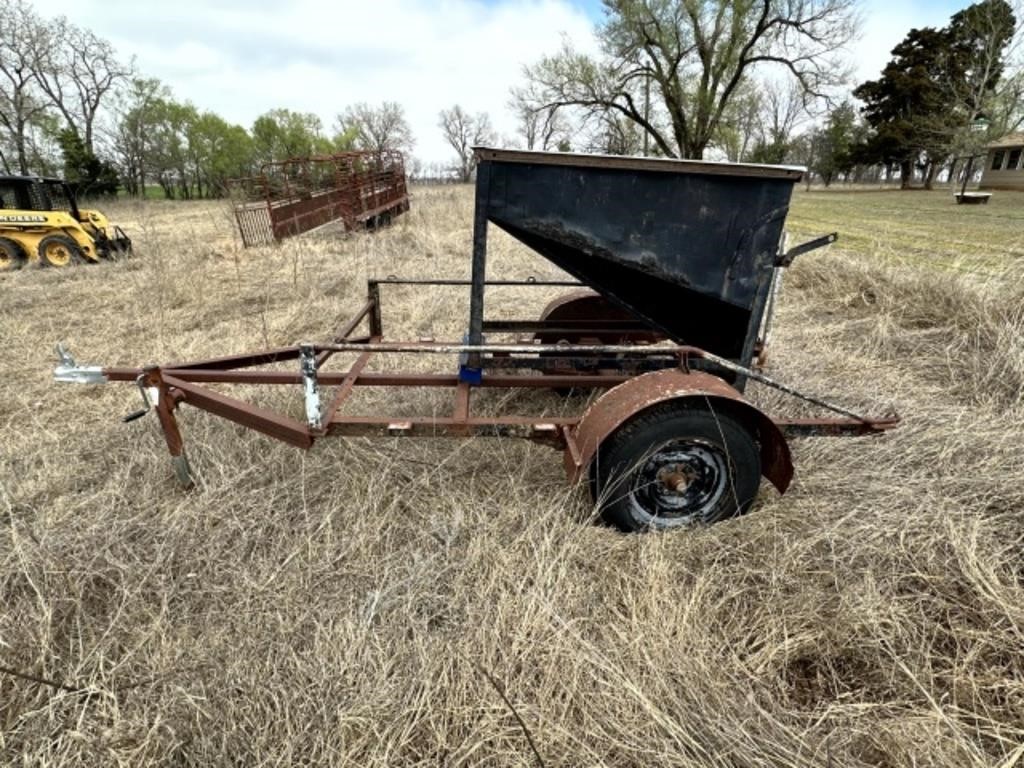 Bumper pull feed trailer