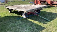 HAY WAGON WITH JOHN DEERE GEAR