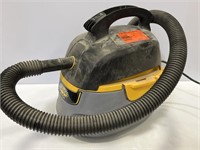 Stinger wet dry shop vac - used - powers on