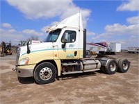 2014 Freightliner CA125DC Cascadia T/A Hiway 1FUJG