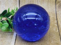 GLASS SPHERE PAPERWEIGHT BLUE