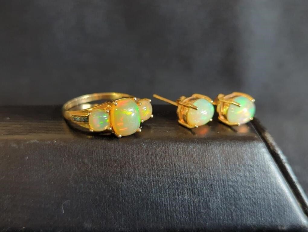 10K GOLD OPAL RING & 10K GOLD OPAL EARRINGS