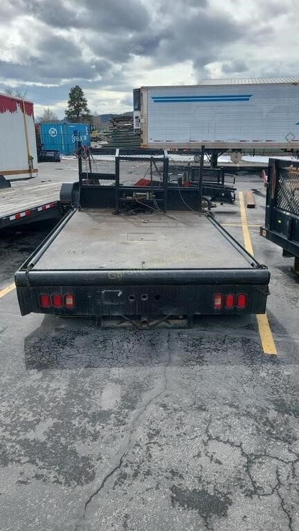 FLATBED W/ SPARTAN WINCH SYSTEM 84" CAB TO AXLE
