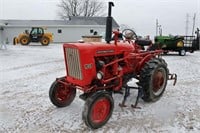 IH 140 TRACTOR WITH SIDE DRESSER & CULTIVATORS