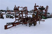 WILRICH 24' CULTIVATOR WITH 3 ROW TINE HARROWS