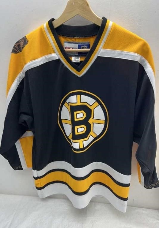 Boston bruins youth XL jersey