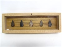 5 HAND CARVED ARROWHEADS IN WOOD DISPLAY CASE