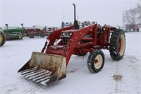 INTERNATIONAL 784 DIESEL WITH IH 2250 LOADER