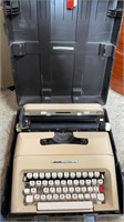 OLIVETTI LETTERA 35 PORTABLE TYPEWRITER