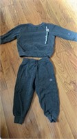 3T champion outfit
good condition 
pants have
