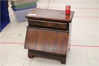 Vintage Wooden End Table w/ Drawer & Storage