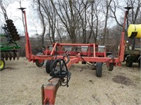 New Idea 4 row wide planter - New Idea with Kinze