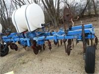 DMI 300 applicator with 200 gallon tote