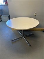 42" Round Table 29"H