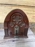 Working Thomas collectibles edition wooden radio