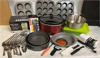 Kitchen Lot: Hamilton Crook Pot, Baking Pans,