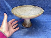 Vtg signed pottery pedestal bowl (8.5in diameter)
