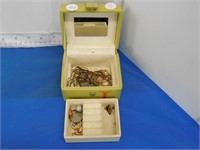 SMALL JEWELLERY BOX WITH CONTENTS