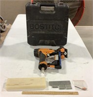 Bostitch pneumatic nail gun w/ case- missing latch