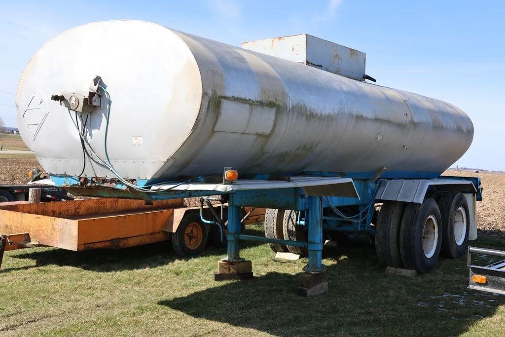 TANDEM AXLE 2800 GALLON ALUMINUM TANKER TRAILER