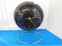 VINTAGE RETRO CLOCK