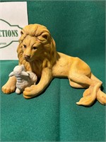 Lion & Lamb porcelain figure Peace on Earth