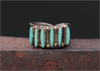 Petit Point Turquoise Native American Ring - 5.82g