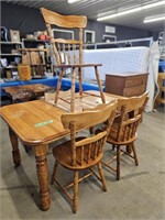 TABLE WITH 1 LEAF , 3 CHAIRS