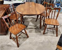 Table w 4 Chairs