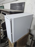 WHITE METAL ANTEC COMPUTER CASE