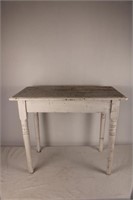 ANTIQUE WHITE END TABLE