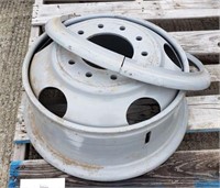 (1) 10-Hole Truck Rim