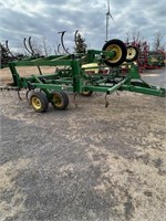 JD 980 21’ cultivator w/ harrows