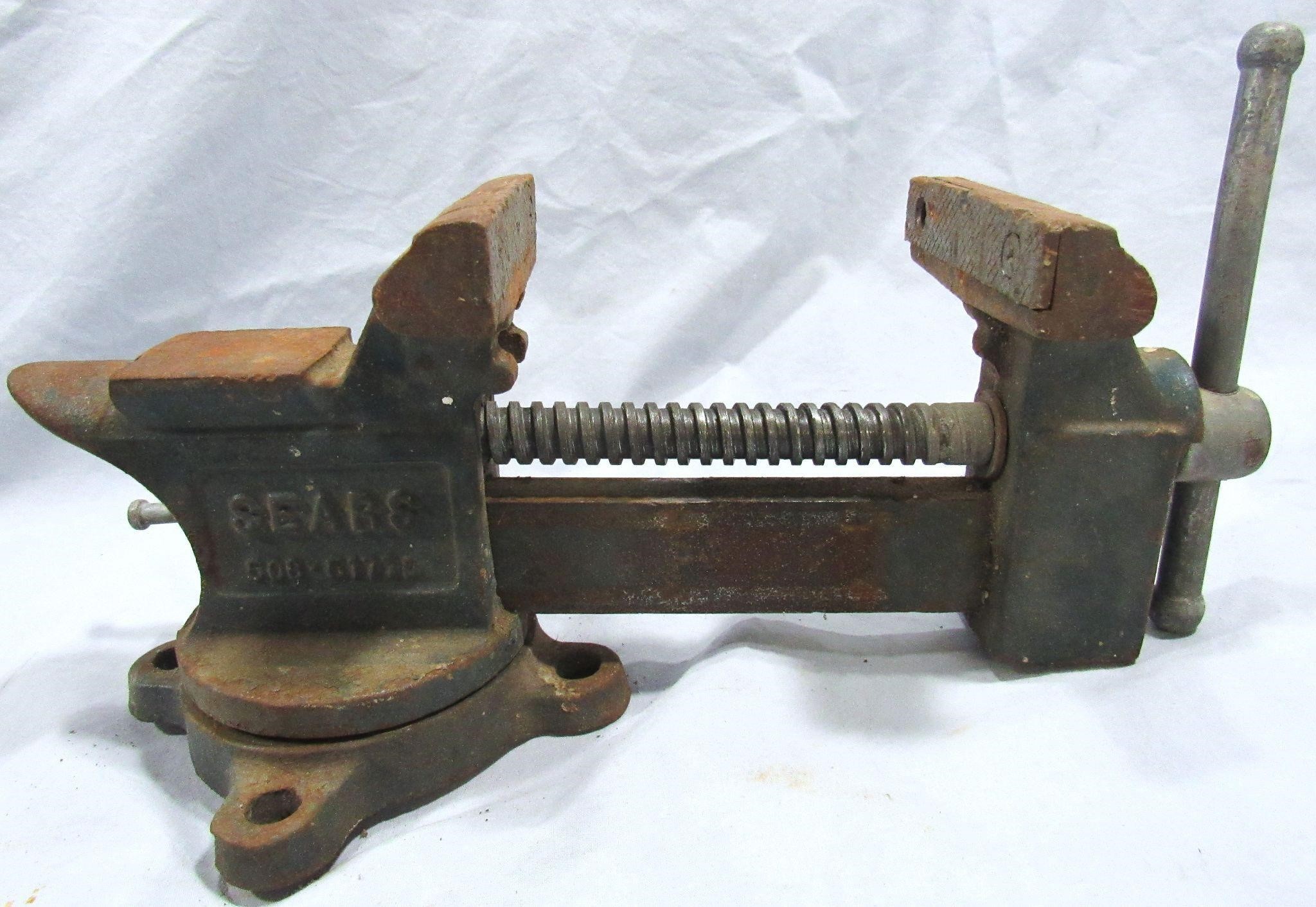 VINTAGE SEARS 3-1/2" SWIVEL BENCH VICE