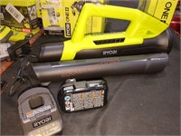 RYOBI One+ 18V cordless Leaf Blower/Sweeper
