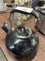 Chantel teapot