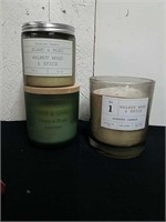 New 22 oz walnut wood and Spice candle, new 14