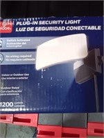 Globe Plug-in Security Light